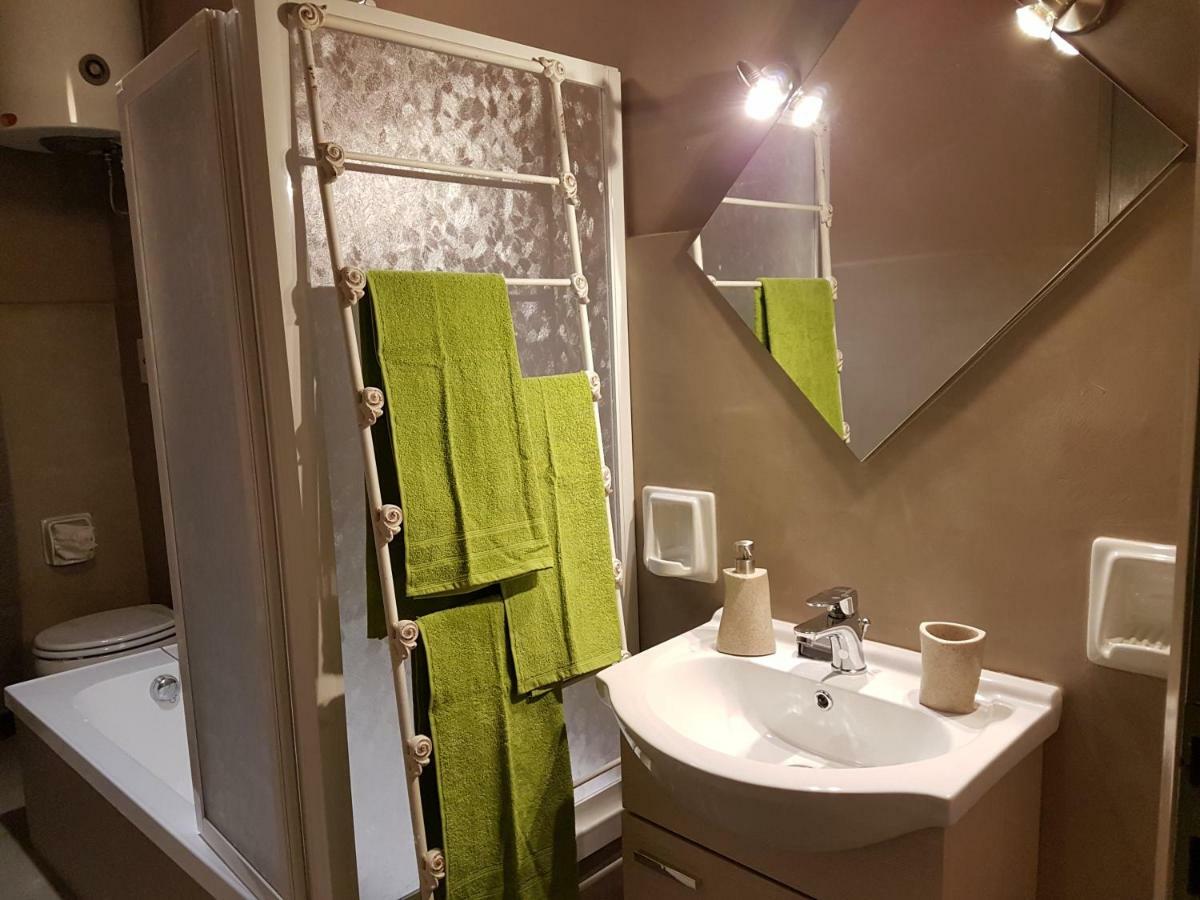 Saint George'S House Centro-Stazione-Ospedali Apartment Alessandria Bagian luar foto